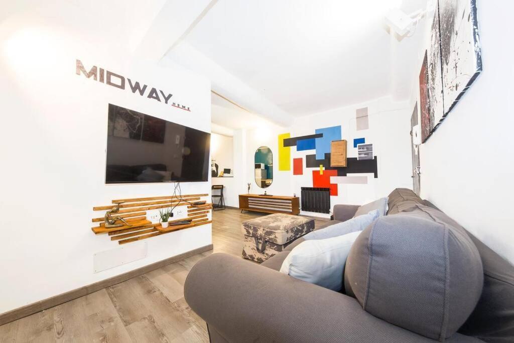 Midway Home, Nel Centro Storico Di Genova Luaran gambar